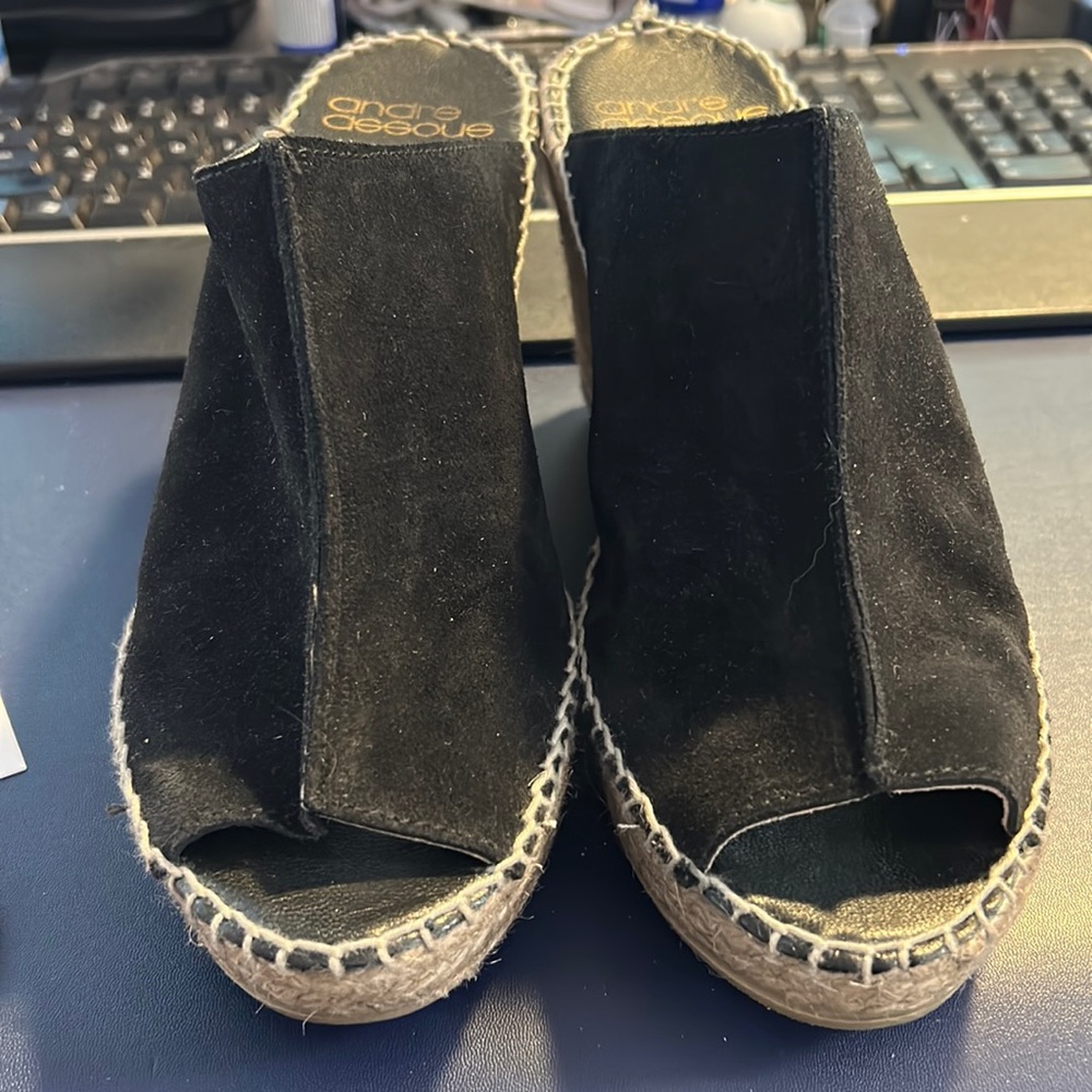 Andre Assous espadrille sandals - Like new